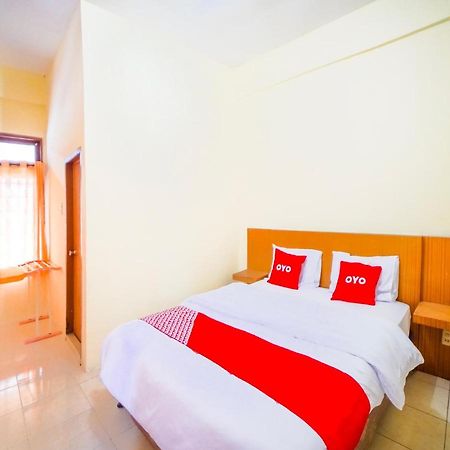 Oyo 90821 Gajah Mada Guest House Syariah Μεντάν Εξωτερικό φωτογραφία