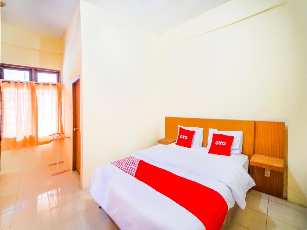 Oyo 90821 Gajah Mada Guest House Syariah Μεντάν Εξωτερικό φωτογραφία