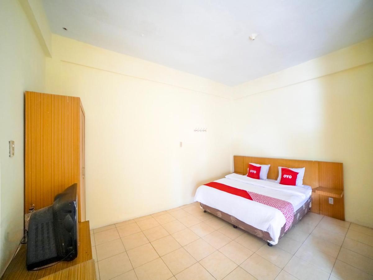 Oyo 90821 Gajah Mada Guest House Syariah Μεντάν Εξωτερικό φωτογραφία