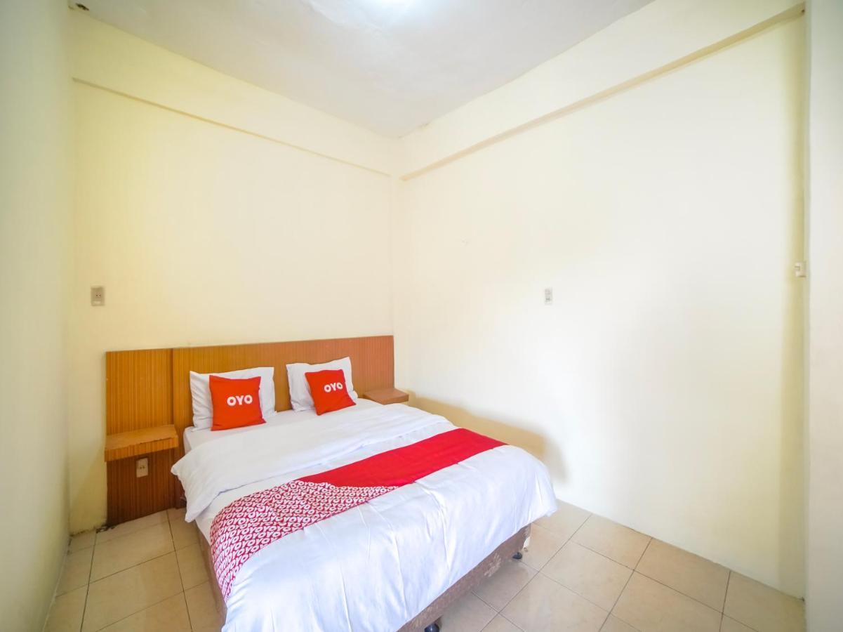 Oyo 90821 Gajah Mada Guest House Syariah Μεντάν Εξωτερικό φωτογραφία