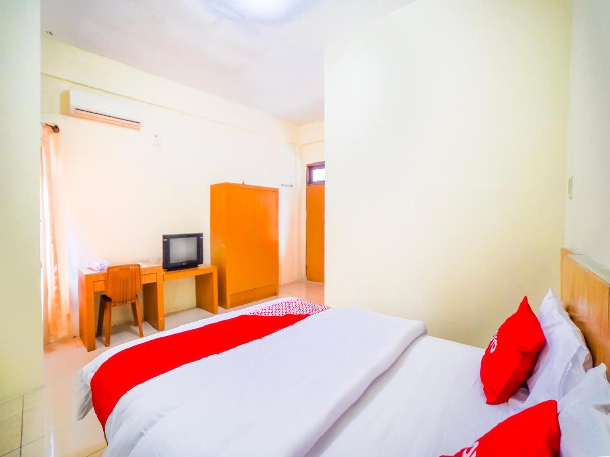 Oyo 90821 Gajah Mada Guest House Syariah Μεντάν Εξωτερικό φωτογραφία